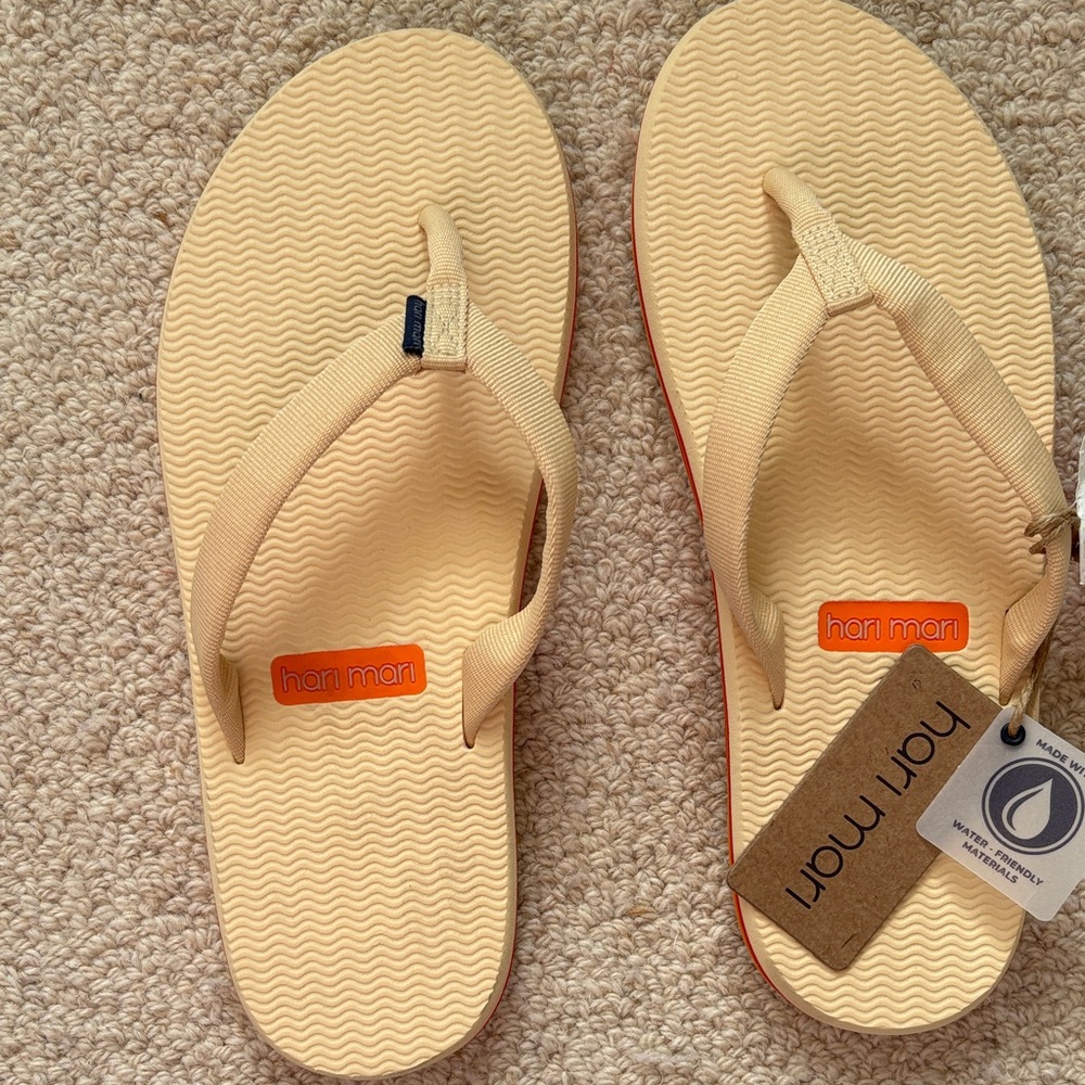 🌟 final sale - Hari Mari Women's Cream Sandals NWT